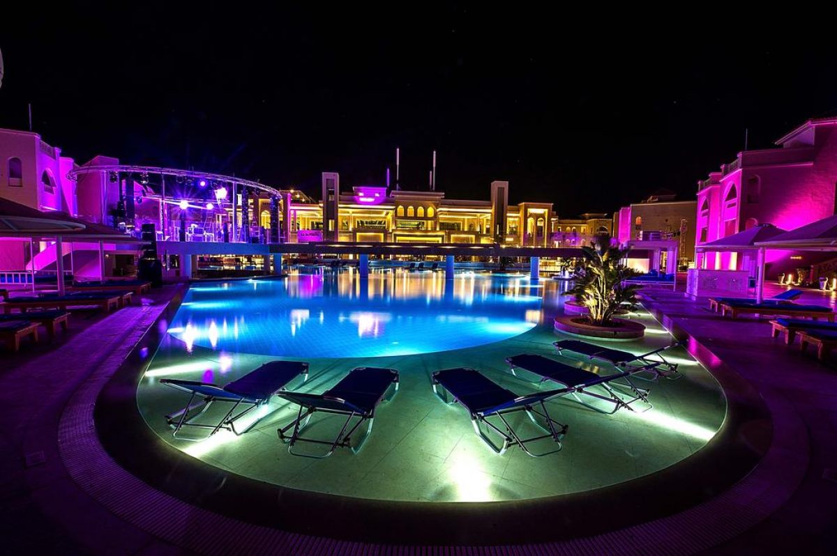 منتجع الباتروس اكوا بلو ريزورت الغردقة | Aqua Blu Resort - Families and couples